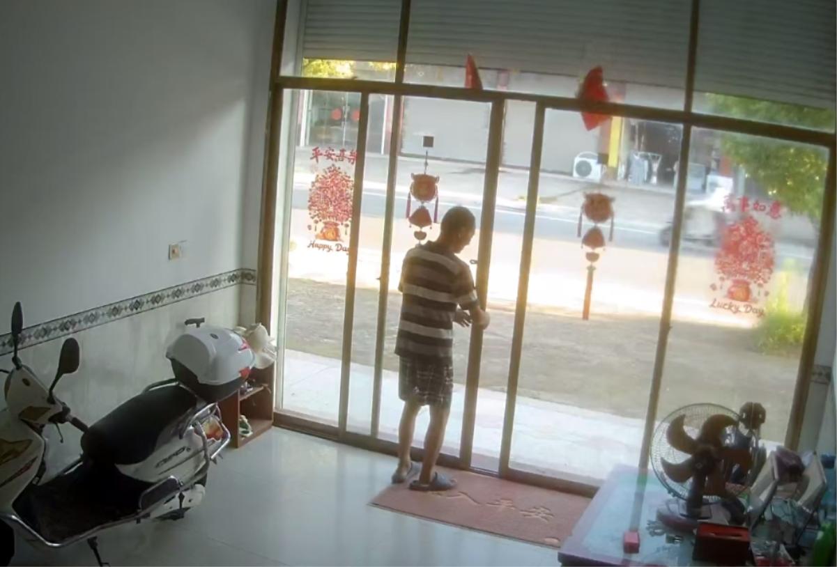 走失者照片 扬州市寻人：八旬老人走失，穿条纹衬...
