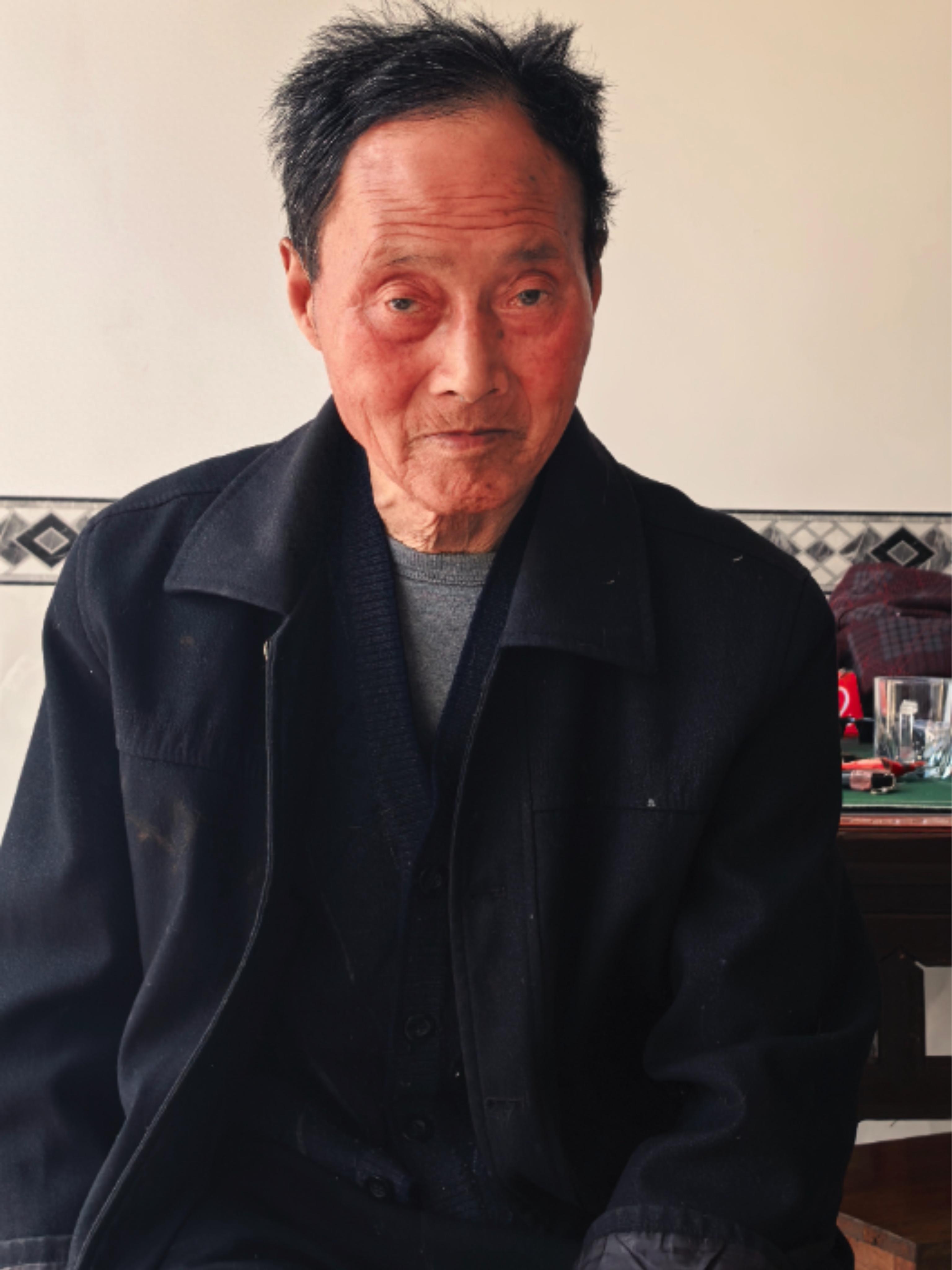 走失者照片 扬州市寻人：八旬老人走失，穿条纹衬...