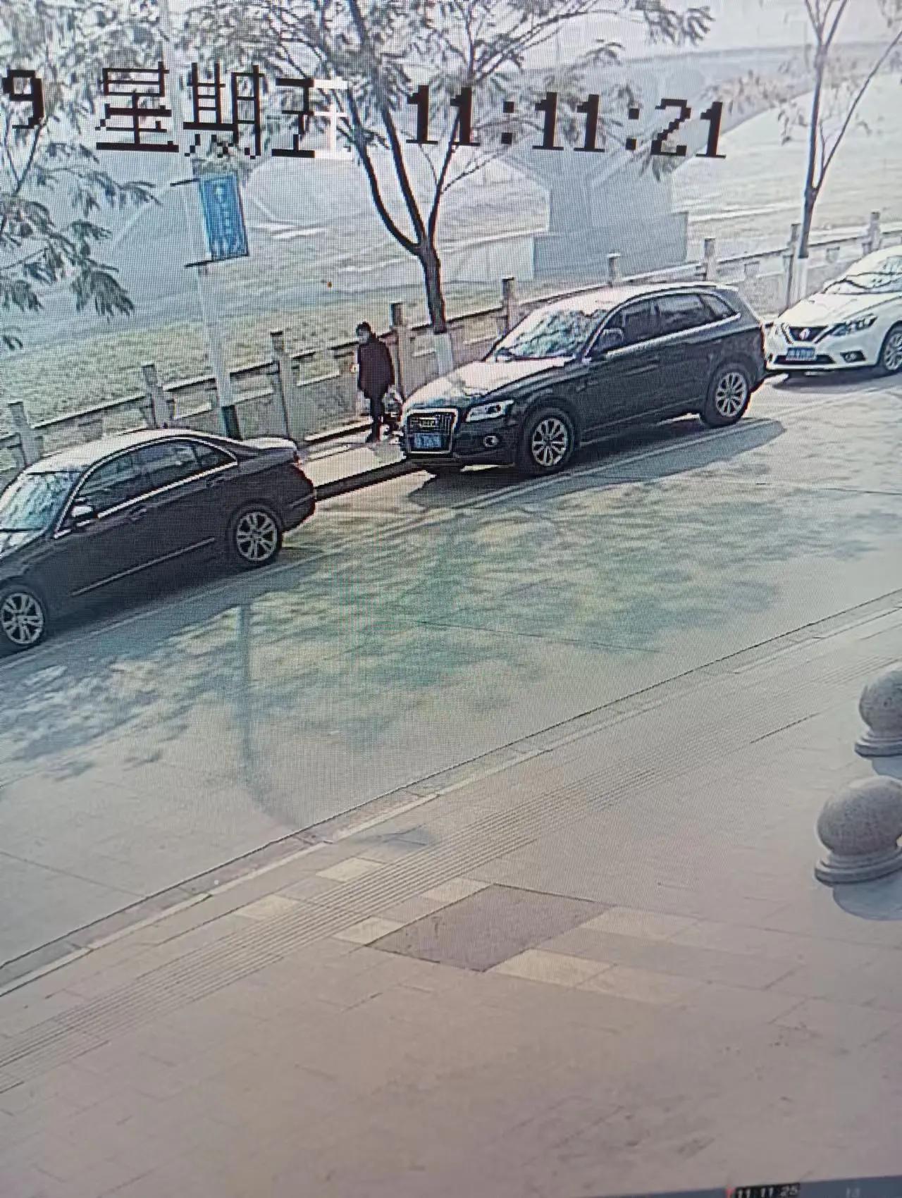 走失者照片 孝感急寻：六旬老太失联，穿红色呢子...