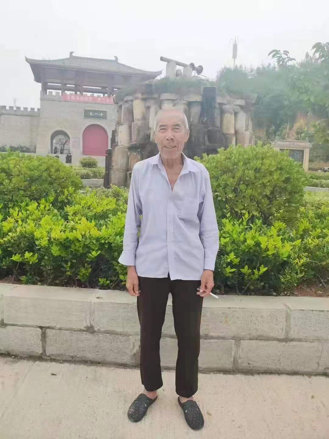 走失者照片 洛阳急寻：八旬老人走失，穿蓝色睡衣...