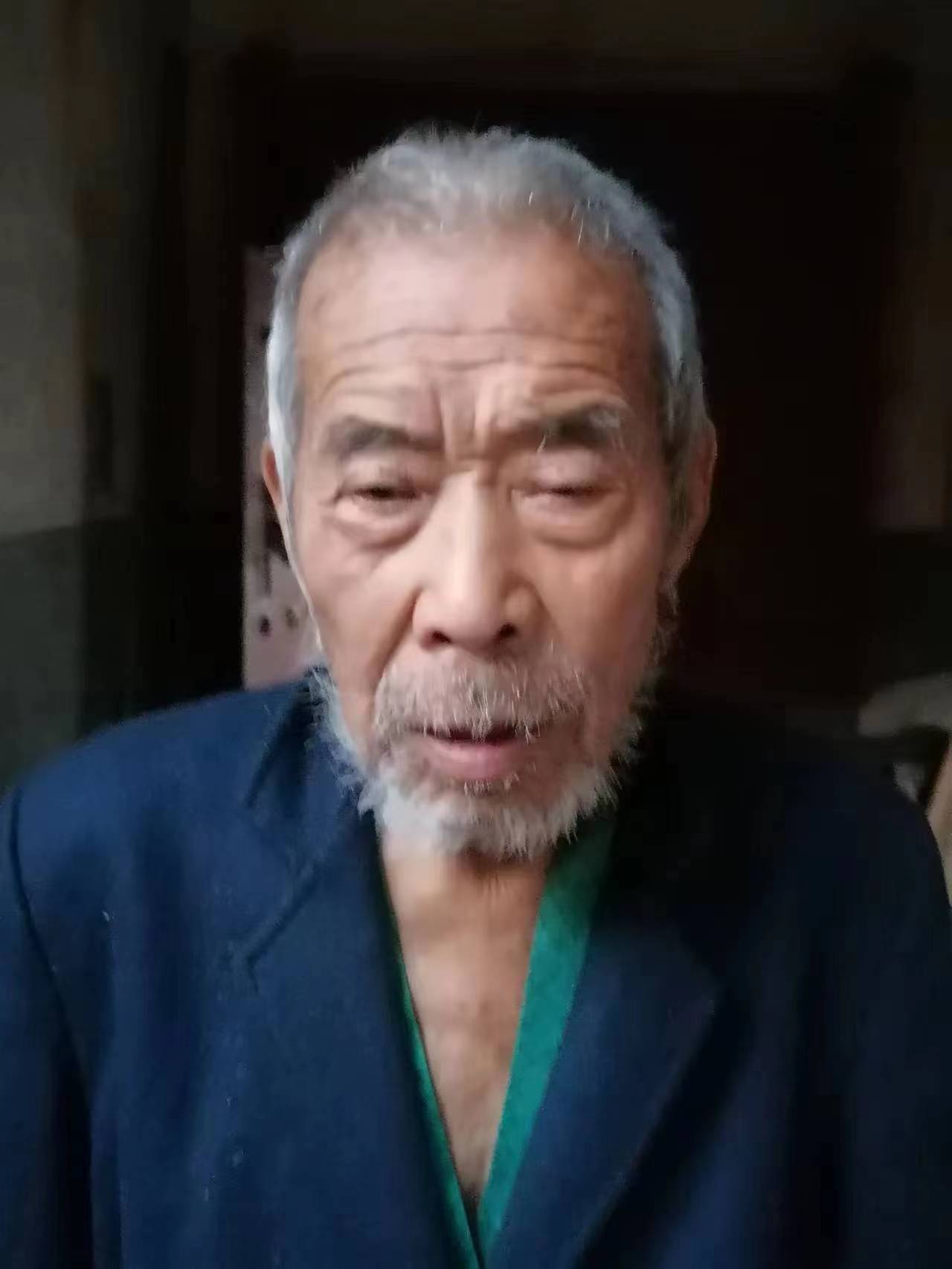 走失者照片 洛阳急寻：八旬老人走失，穿蓝色睡衣...