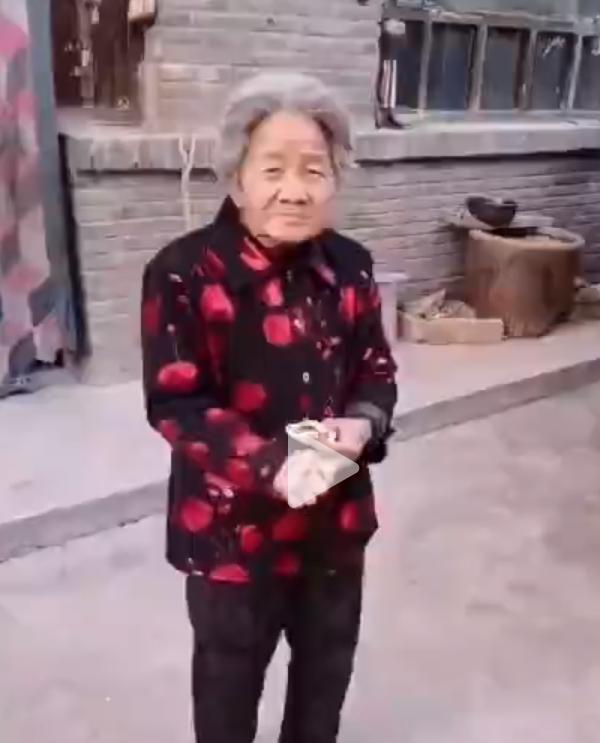 走失者照片 临汾急寻：九旬老太走失多日，穿黑色...