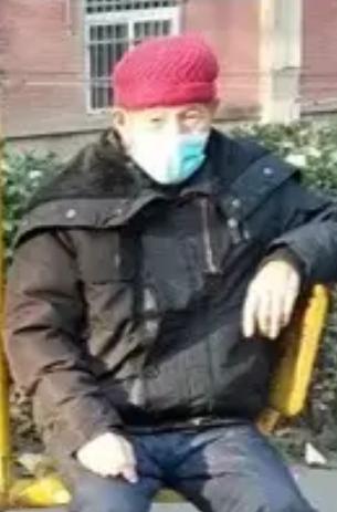 走失者照片 洛阳寻人：八旬老人走失，戴红色毛线...