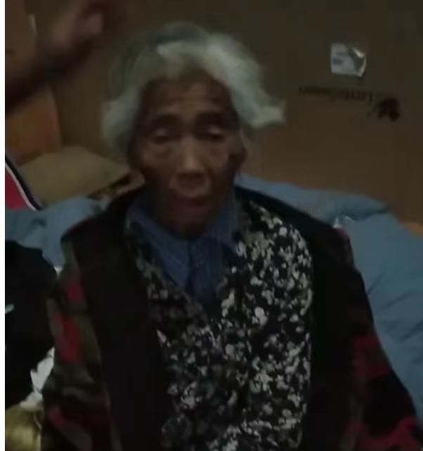 走失者照片 淮南急寻：八旬老太走失，穿黑色连帽...