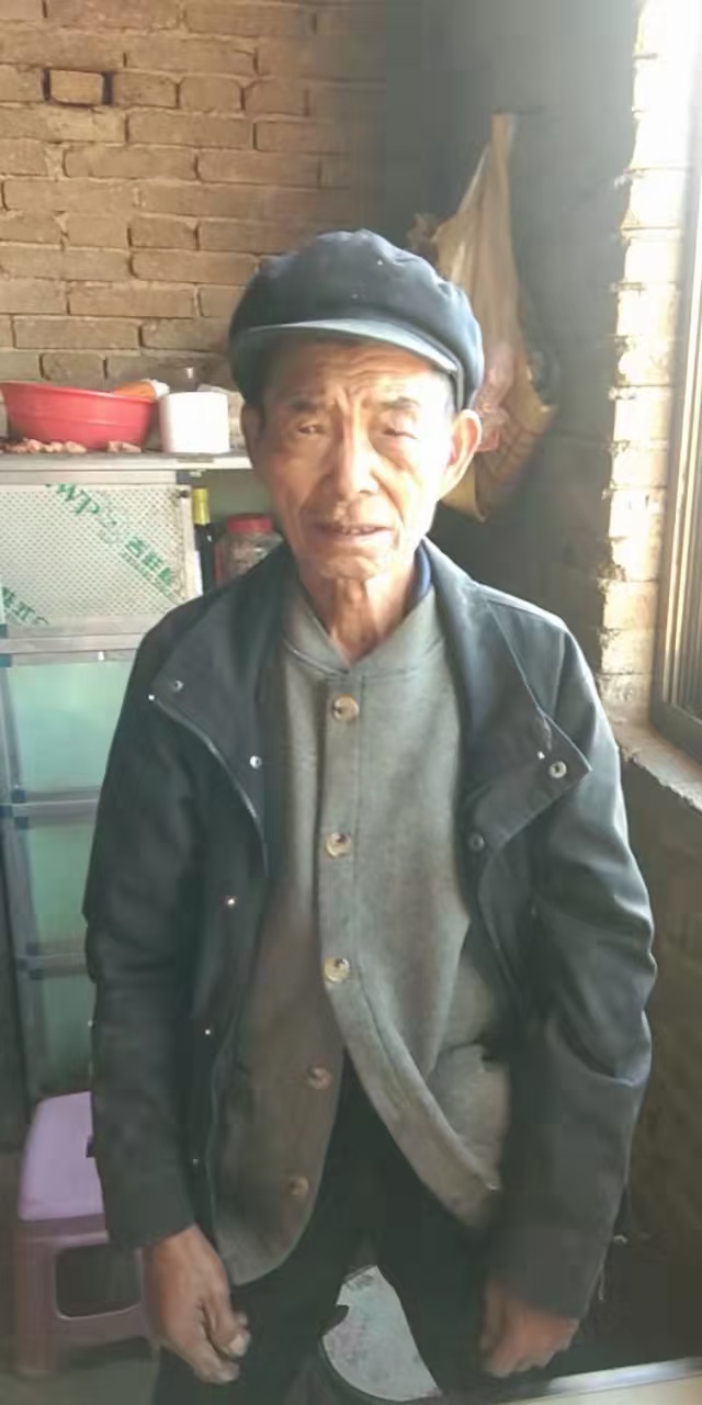 走失者照片 昆明寻人：八旬老人失联，戴黑色帽子...