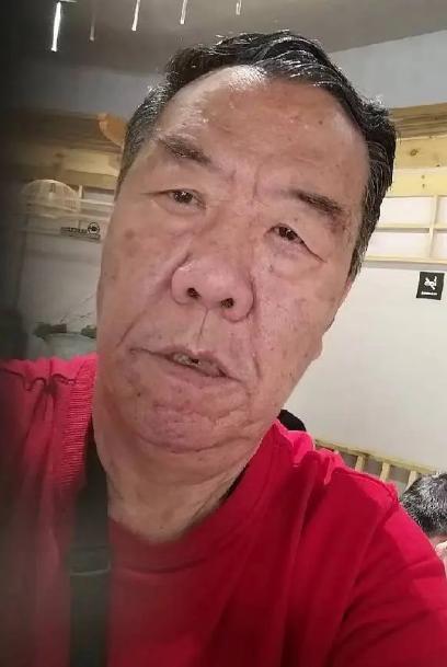 走失者照片 乌鲁木齐急寻！七旬老人失联，穿黑色...