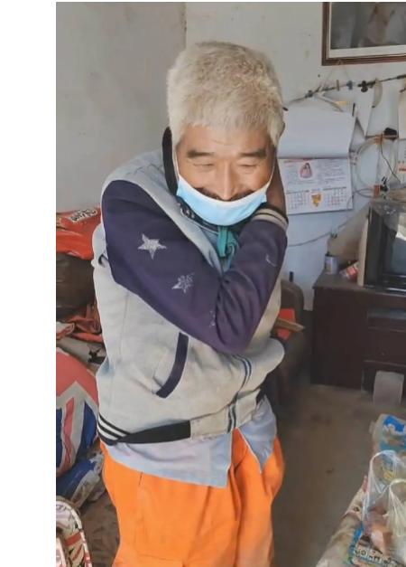 走失者照片 开封七旬老人失联，戴环卫帽，推环卫...