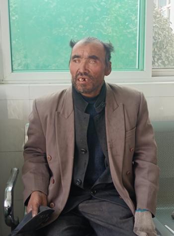 走失者照片 晋中寻亲：五旬男子被救助，谢顶，穿...