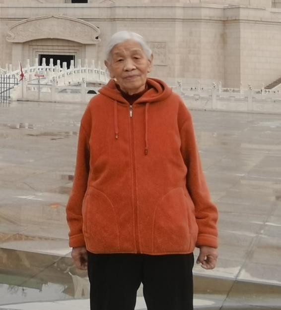 走失者照片 洛阳急寻！八旬老太走失，穿暗红色上...