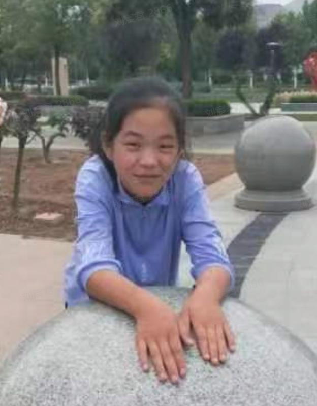 走失者照片 临夏州急寻：15岁女孩失联，穿蓝色...