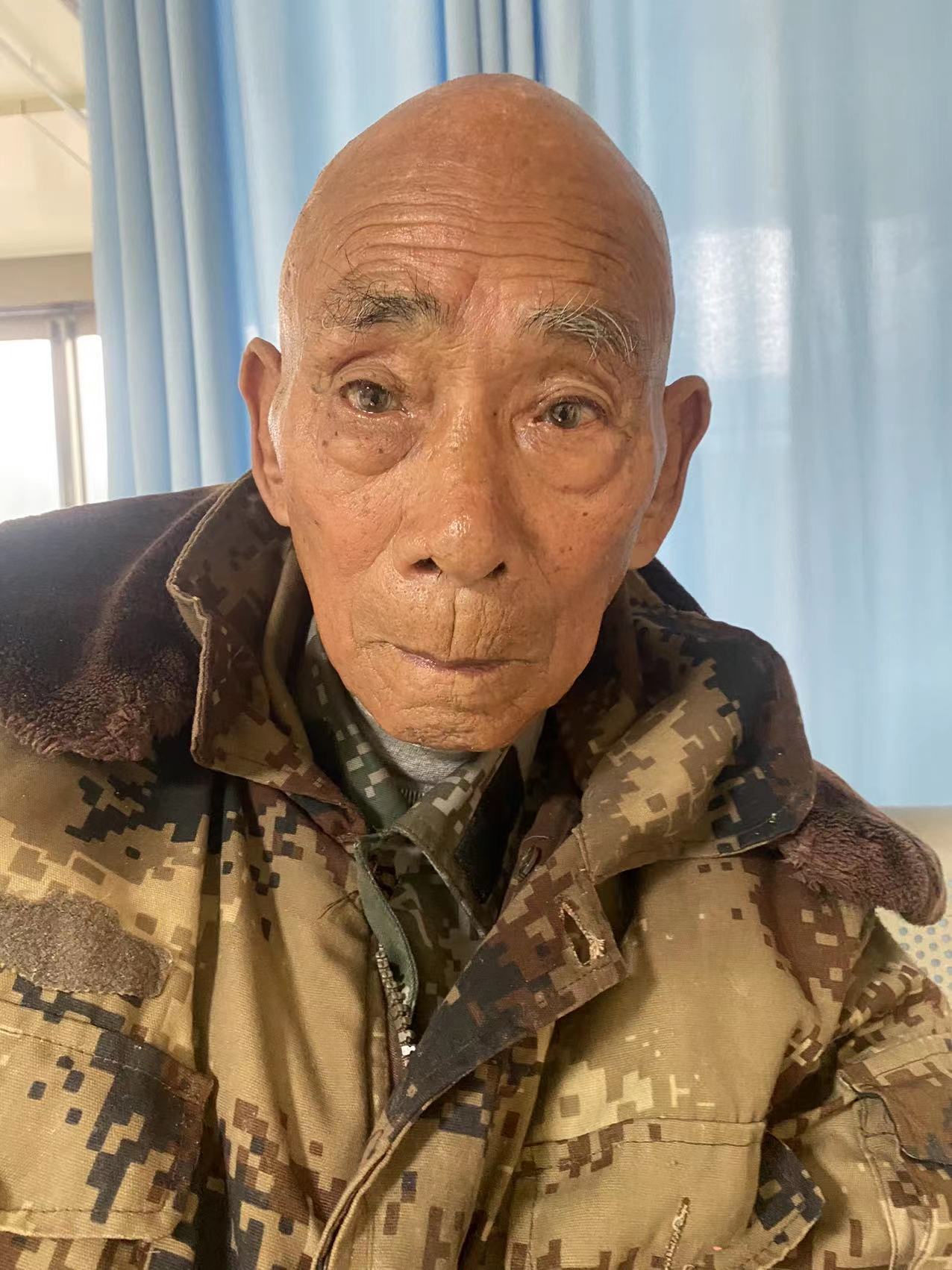 走失者照片 谁家老人丢了？信阳七旬老人被送医，...