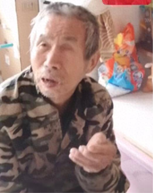 走失者照片 黄冈市寻人：七旬老人走失，穿黑色T...