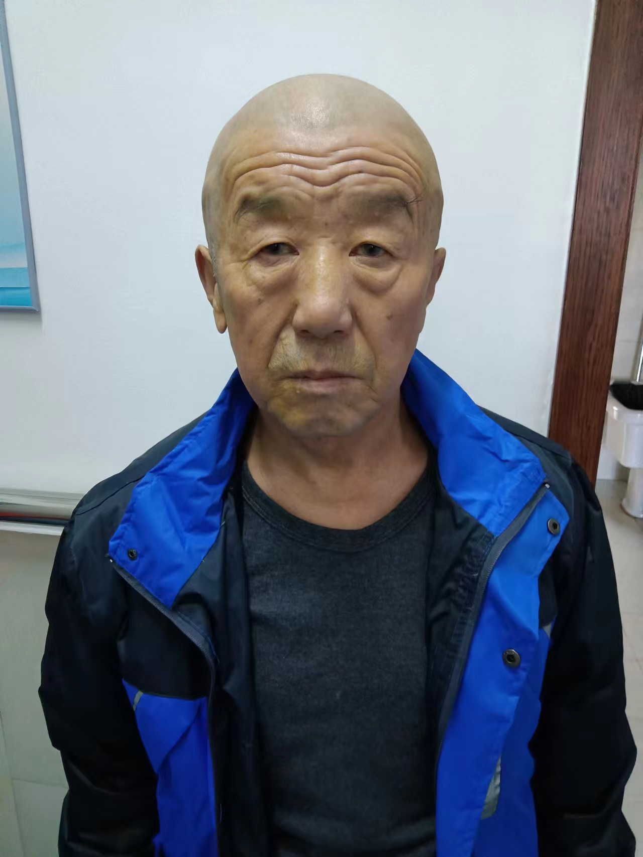 走失者照片 本溪寻亲：七旬老人被救助，自述叫贾...