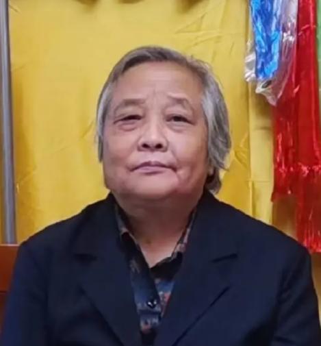 走失者照片 紧急寻人：天津七旬老太走失，穿红色...
