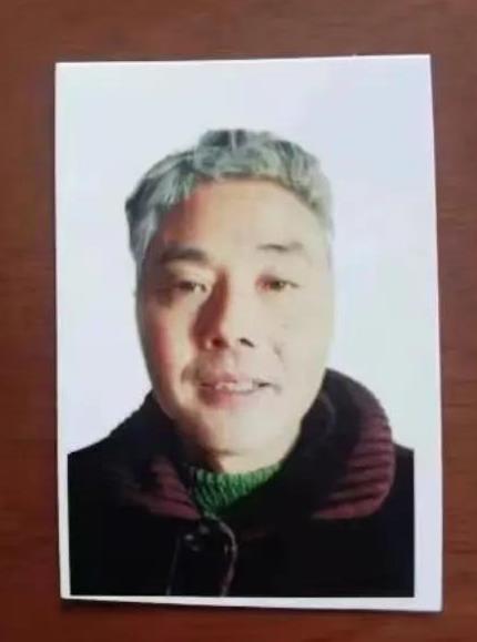 走失者照片 上饶德兴市寻人：五旬男子走失，穿蓝...