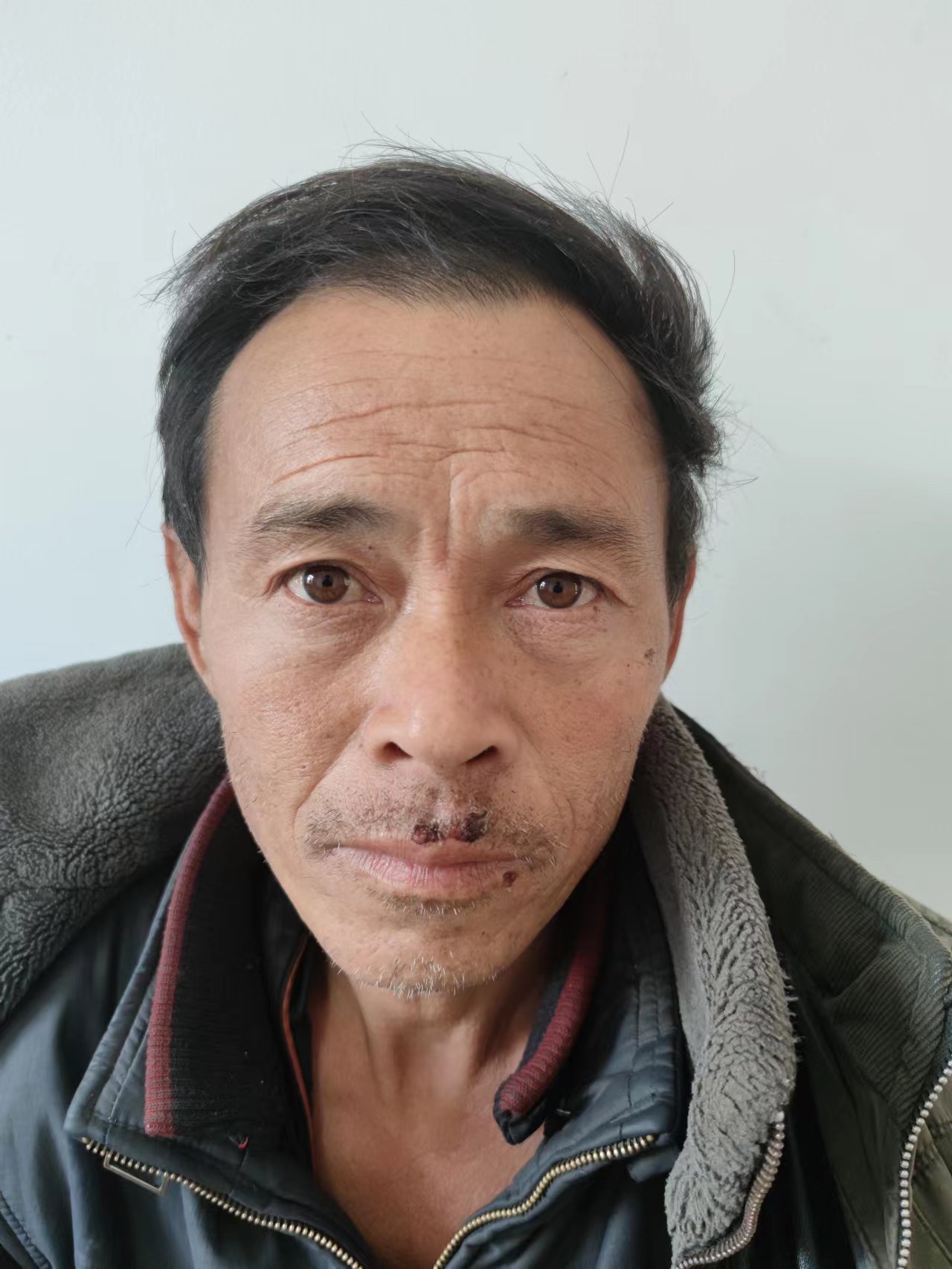 走失者照片 聊城寻亲：五旬男子被救助，自述属羊...