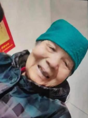 走失者照片 紧急寻人：渭南八旬老太失联，戴蓝绿...