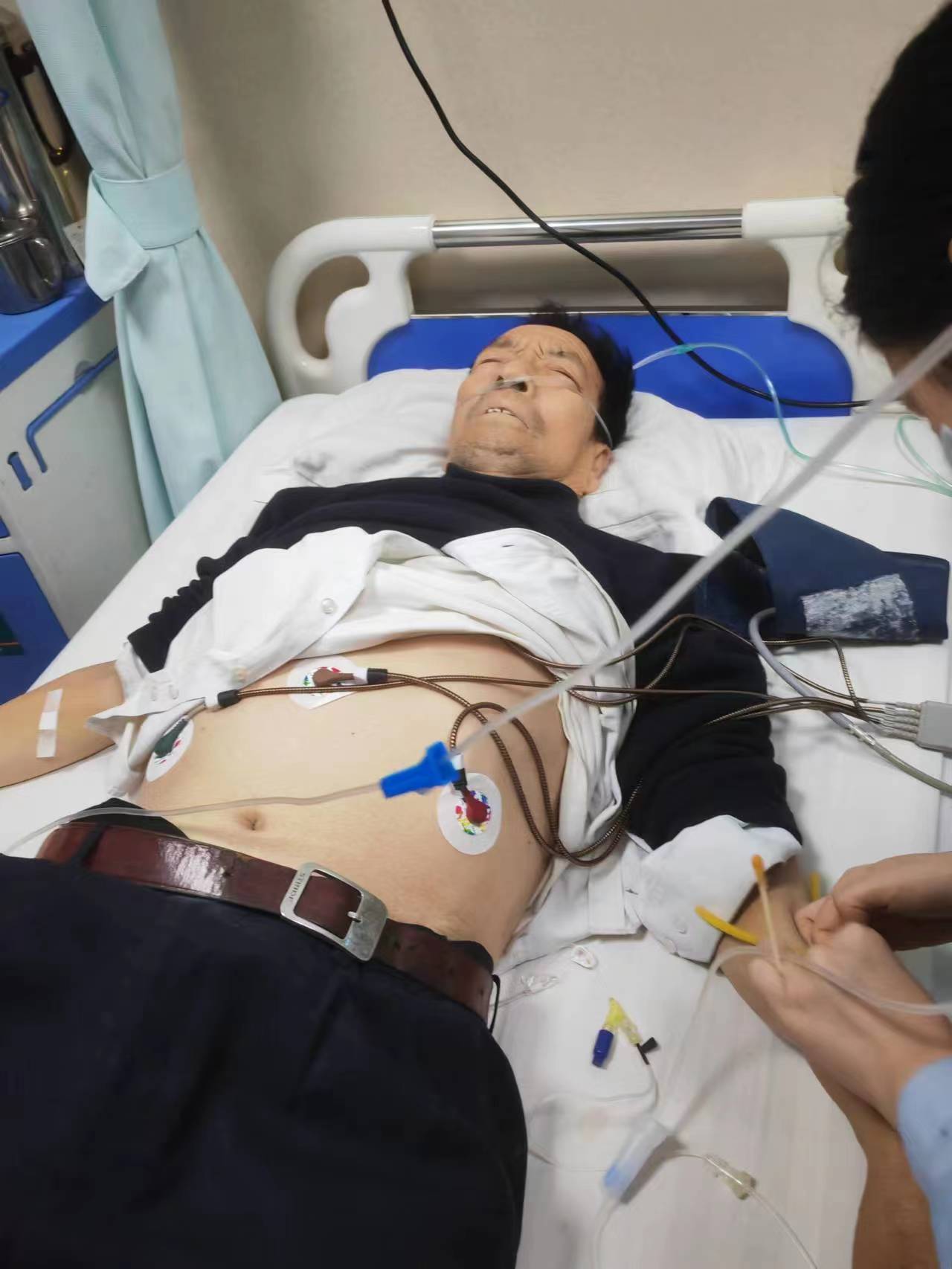 走失者照片 阜新寻亲：六旬老人被救助，穿黑色上...