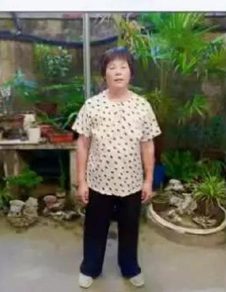 走失者照片 六安急寻：六旬老太失联，穿紫红色上...
