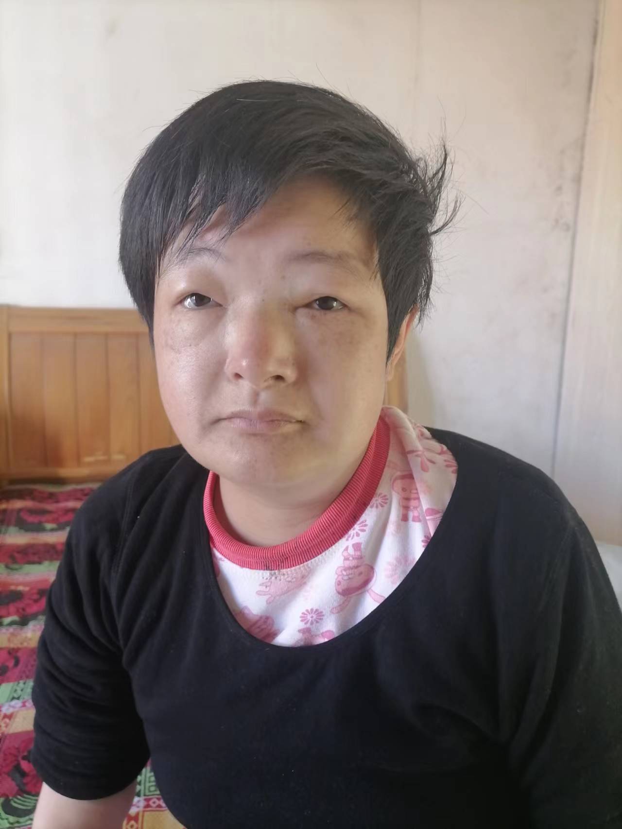 走失者照片 吉安寻亲：中年女子被救助，穿黑色薄...