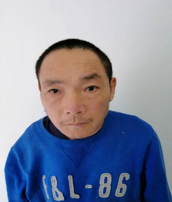 走失者照片 恩施州寻亲：五旬男子被救助，穿黑色...