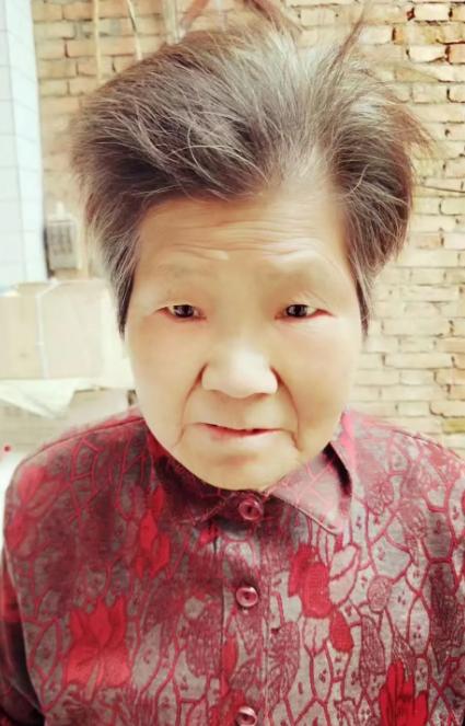 走失者照片 紧急寻人：宝鸡七旬老太走失，穿碎花...