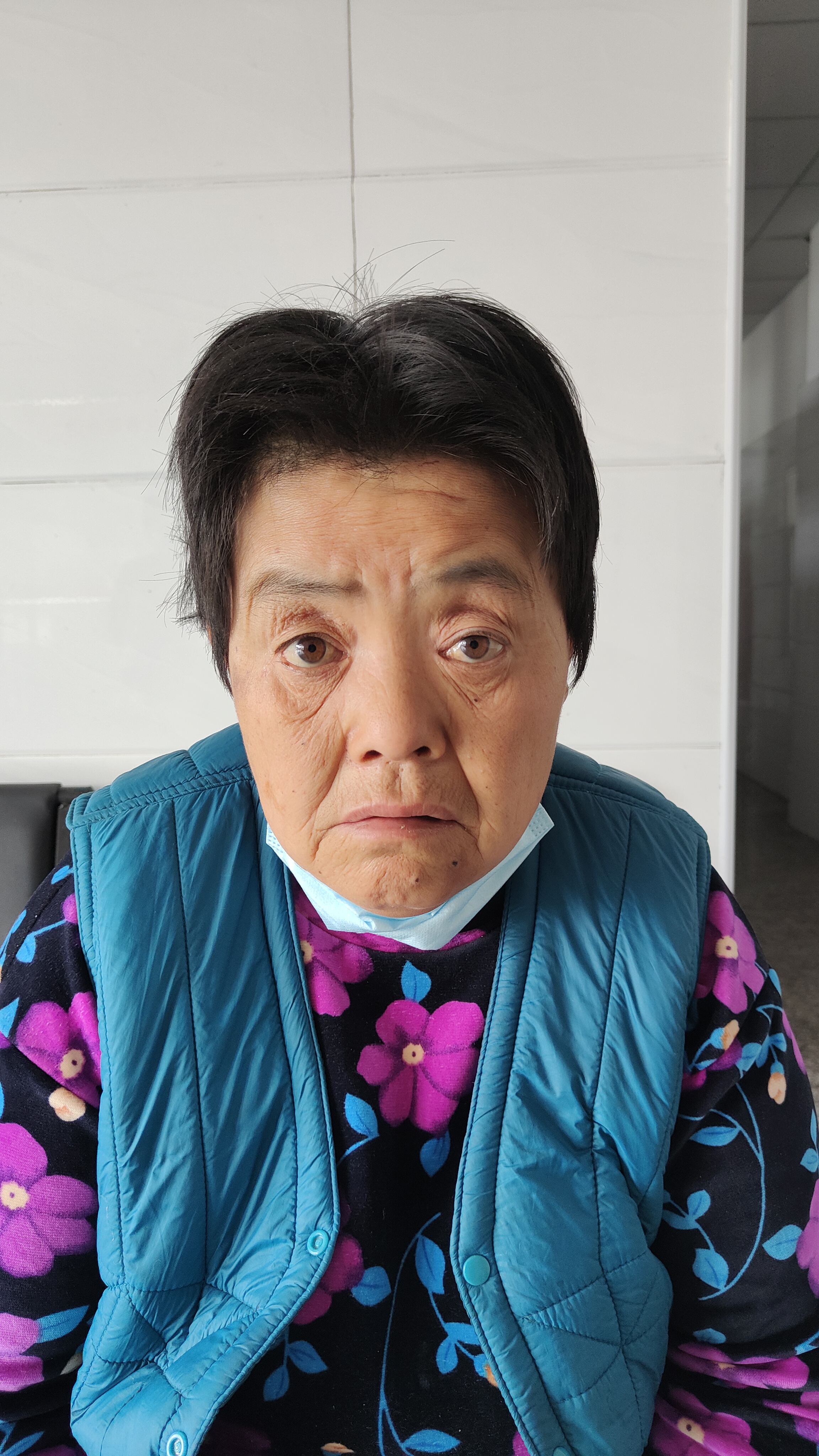 走失者照片 阜阳寻亲：六旬老太被救助，自述叫周...