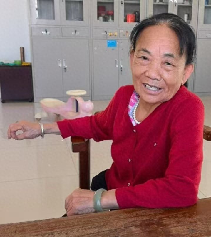 走失者照片 乌鲁木齐市寻人:七旬老太走失,患阿...