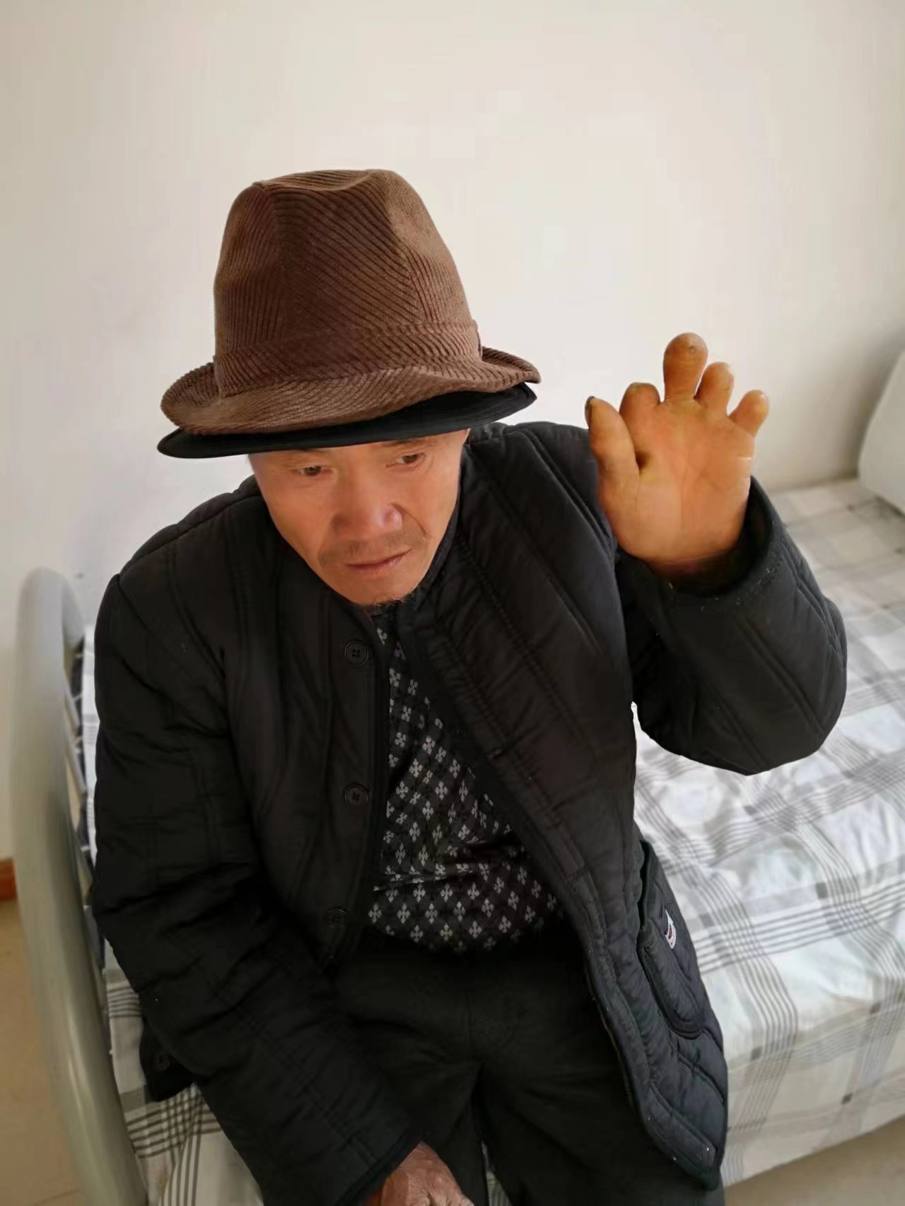 走失者照片 朝阳凌源寻亲：六旬老人被救助，自述...