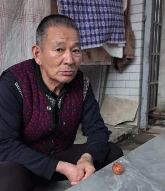 走失者照片 鄂州市寻人：六旬老人走失，患阿尔茨...