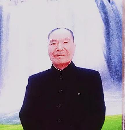 走失者照片 咸阳六旬老人失联，骑红色摩托车，穿...