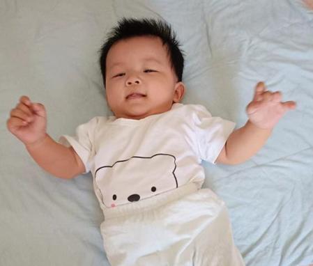 走失者照片 酒泉敦煌寻亲：7月大女婴被救助，戴...