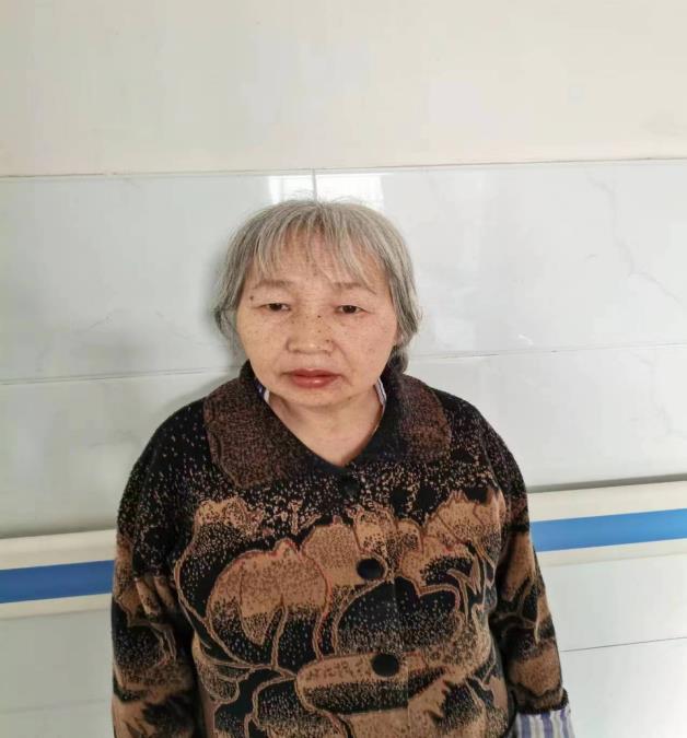 走失者照片 菏泽寻亲：五旬女子被救助，穿黑色外...
