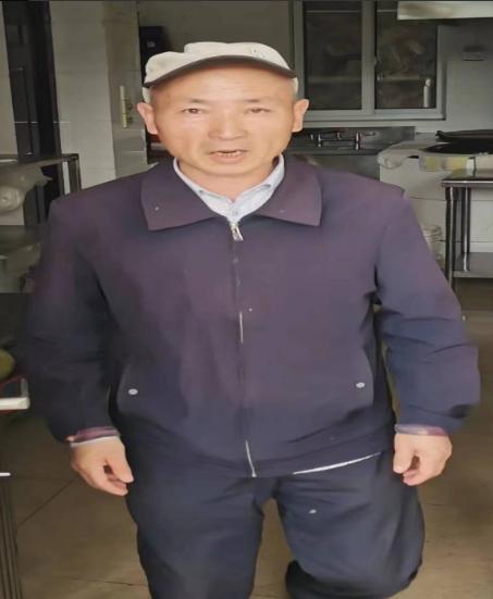 走失者照片 南京寻人：六旬老人走失，戴白色帽子...
