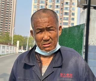 走失者照片 襄阳寻亲：六旬老人被救助，穿蓝色上...