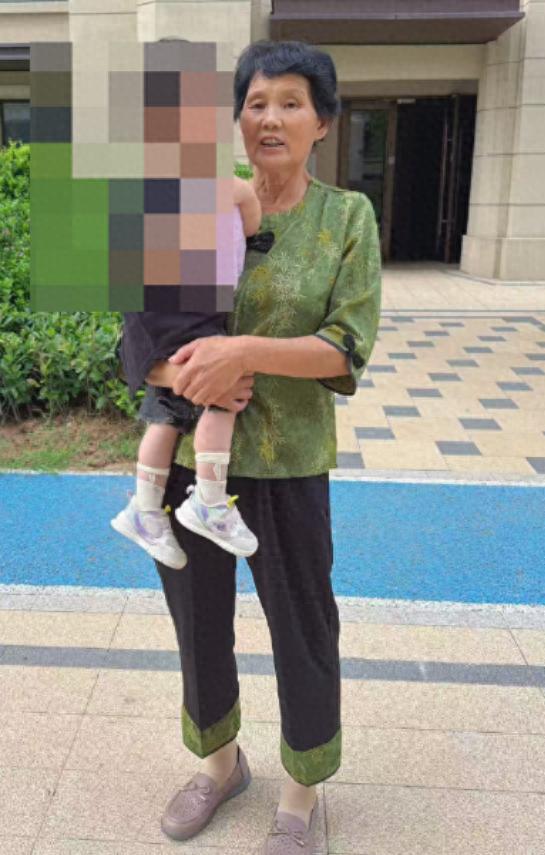 走失者照片 西安市寻人：六旬老太走失，穿绿色衣...