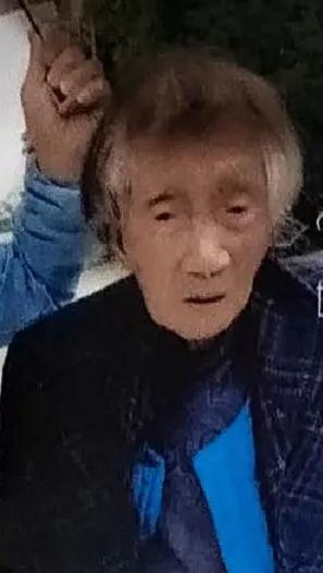 走失者照片 紧急寻人：武汉八旬老太失联，穿红色...