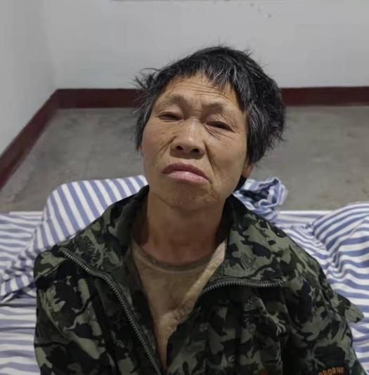 走失者照片 内江寻亲：中年女子被救助数月，穿迷...