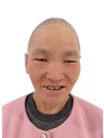走失者照片 开封寻亲：六旬老太被救助，戴灰色帽...