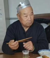 走失者照片 保定市寻人：八旬老人走失，穿白色短...