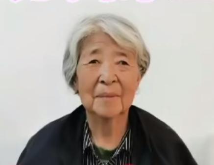 走失者照片 邯郸急寻：七旬老太失联，背棕色花格...