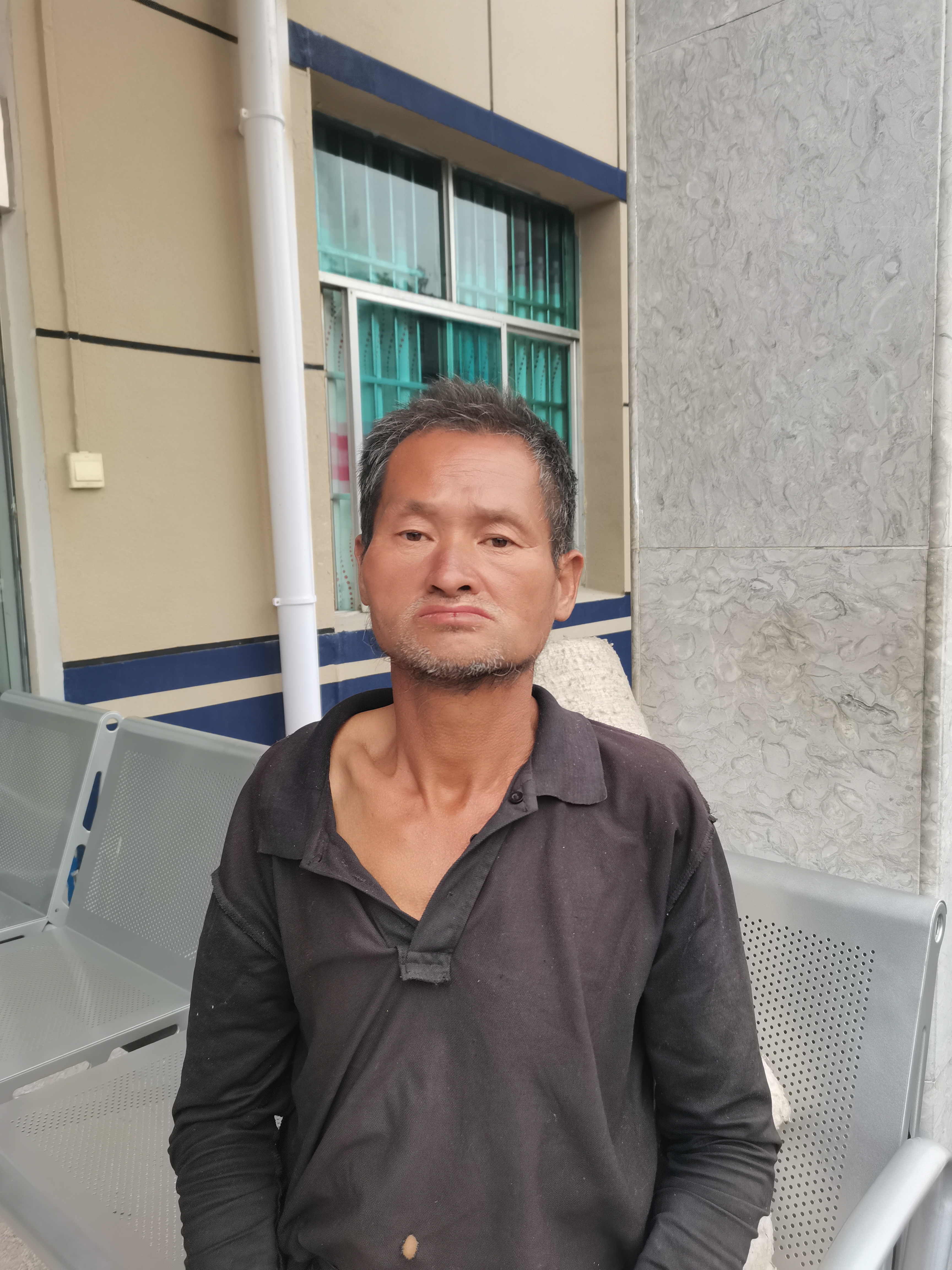 走失者照片 六盘水寻亲：五旬男子被救助，自述叫...