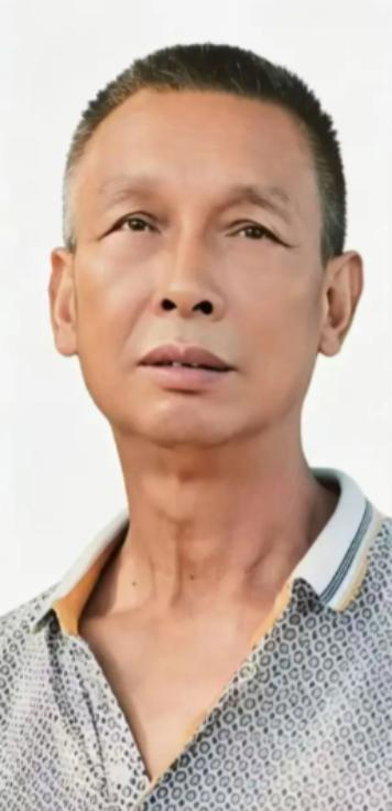 走失者照片 十堰市寻人：六旬老人走失，穿黑色T...