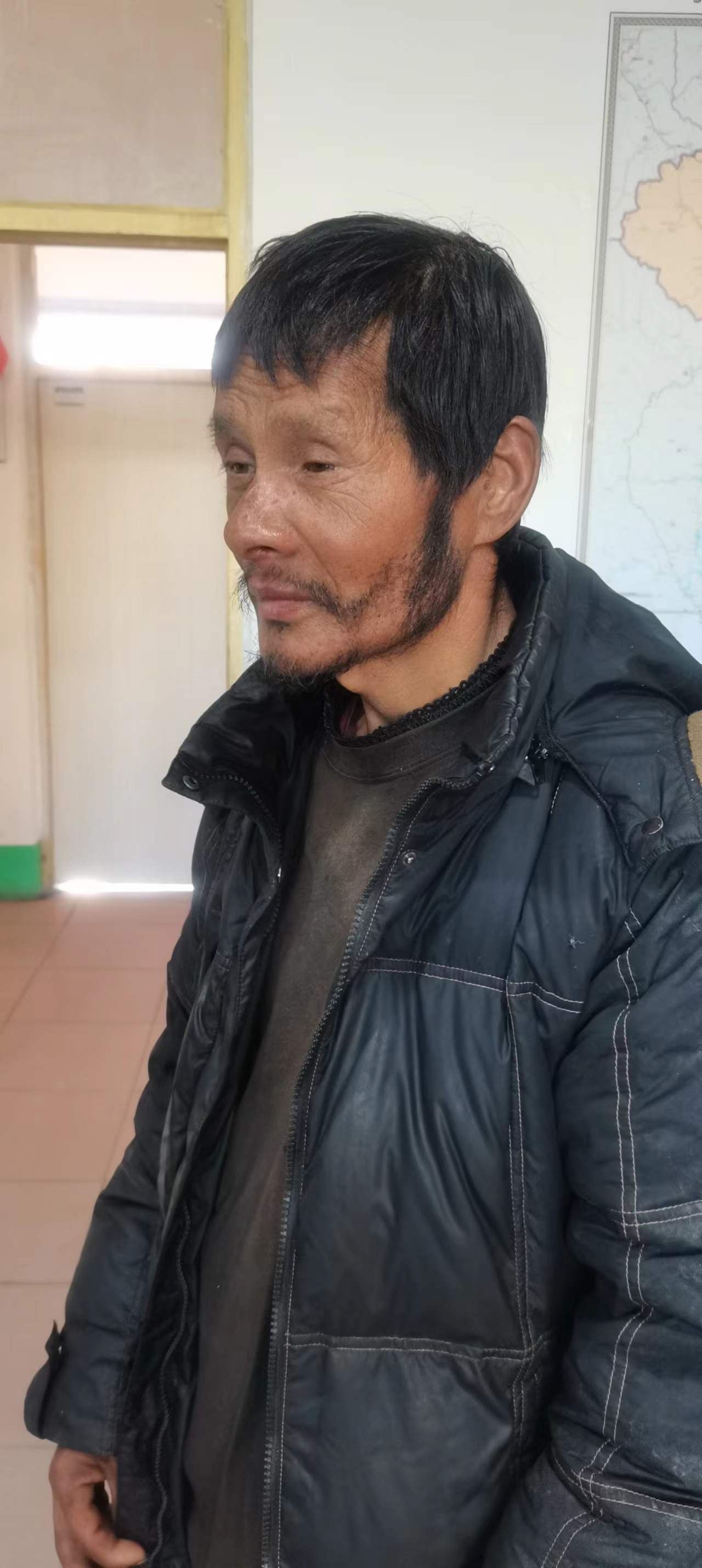 走失者照片 牡丹江寻亲：五旬男子被救助，言语不...