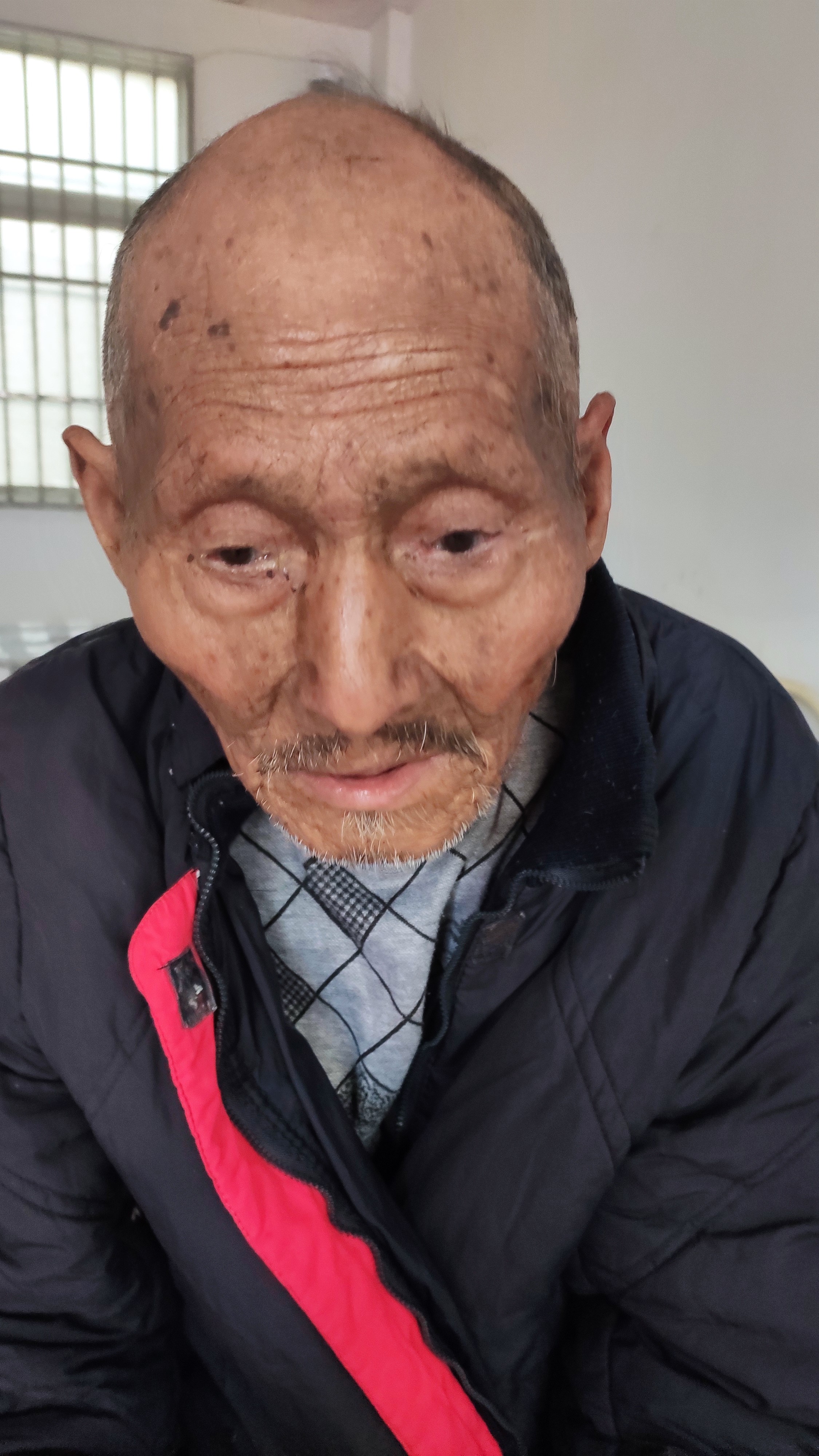 走失者照片 南阳寻亲：六旬老人被救助，自述家住...