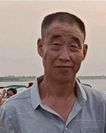 走失者照片 紧急寻人！安康六旬老人失联，穿迷彩...