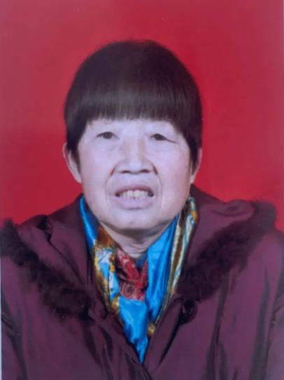 走失者照片 西安急寻：六旬老太走失，短发，穿红...