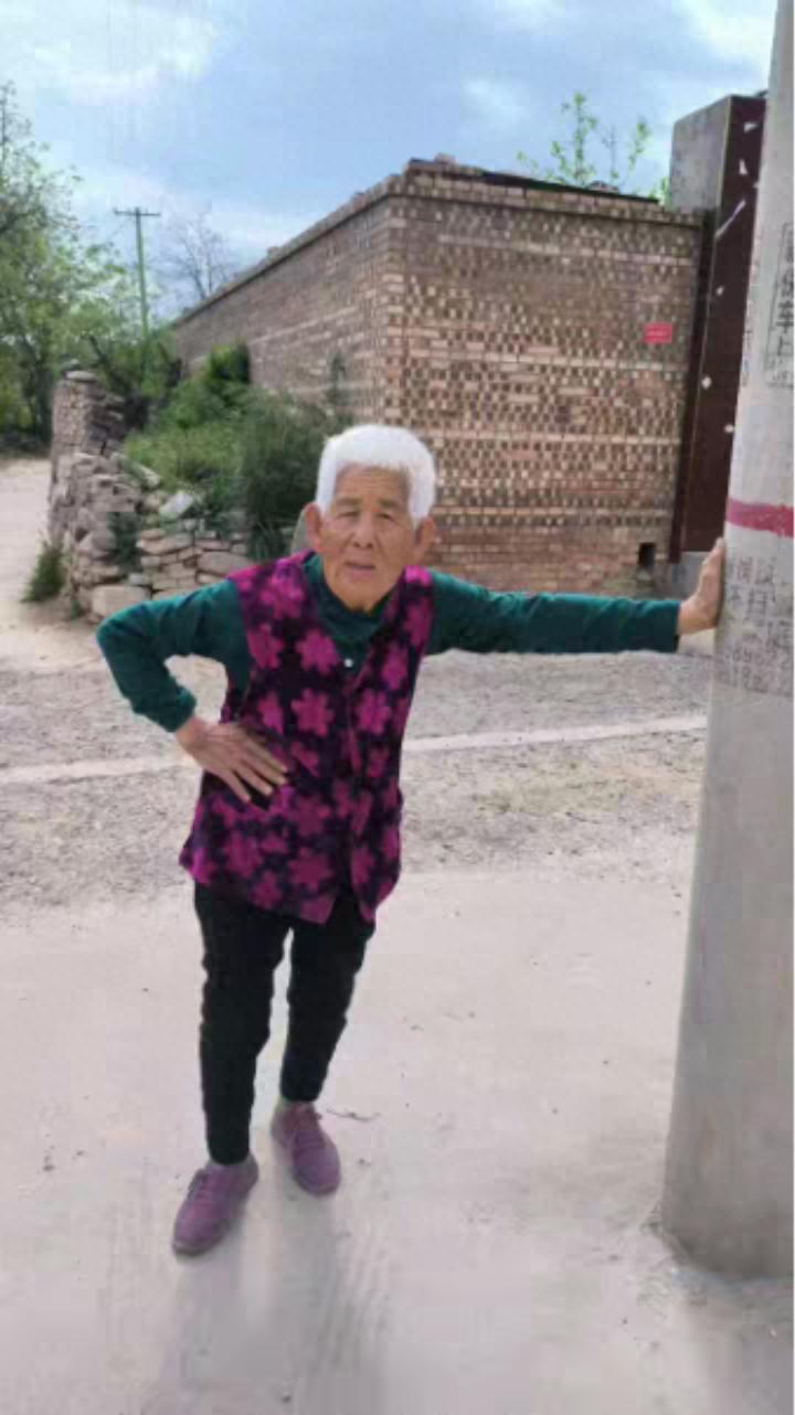 走失者照片 吕梁市汾阳市寻人：七旬老太走失，患...