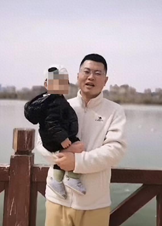 走失者照片 日喀则市寻人：青年男子失联，穿公安...