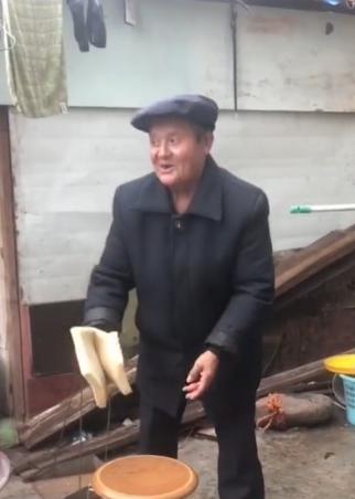 走失者照片 凉山州急寻！七旬老人外出失联，戴黑...